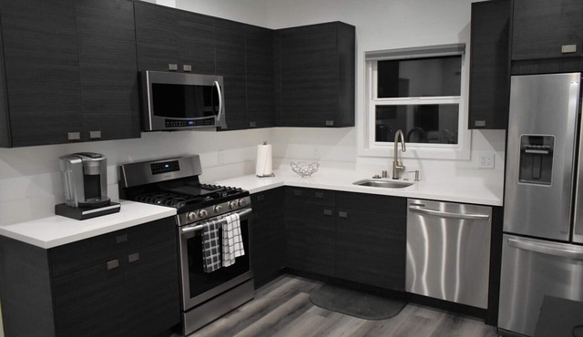 1-Bed/1-Bath guest house, Central AC, Wi-Fi, Parking/EV, in fabulous Los Angeles