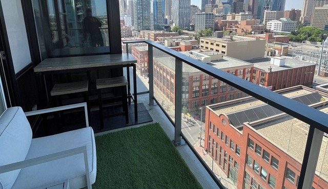 1 Bed 1 Bath in a Modern Apartment