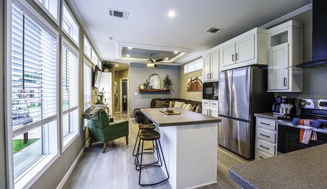 1 Bed/1 Bath - Pet Friendly, Sleeps 4 - 1 Bed/1 Bath - Sleeps up to 4, Pets Welcome with Registration