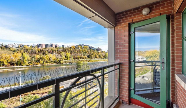 1 Bed + 1 Bath Riverside Bliss Condo In Downtown