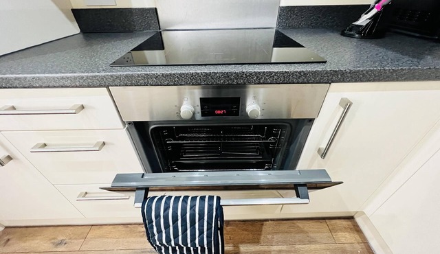 1-bed Apartment in Ealing, 3 Mins From Station