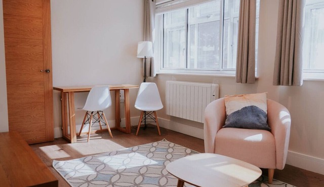 1 bed apartment in central Horsham