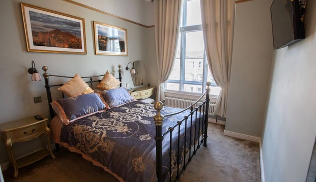 1 Bed (+) apartment in prime location