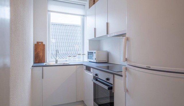 1 Bed Apartment Sleeps 2 with Parking, WiFi, Tv