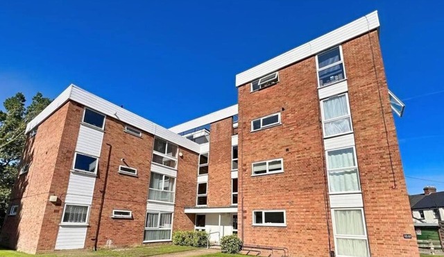 1 Bed Apartment, Sleeps 2, Free Parking, Tv