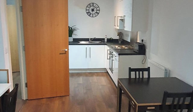 1 Bed Apartment Sleeps 2 with Wi-Fi & Tv
