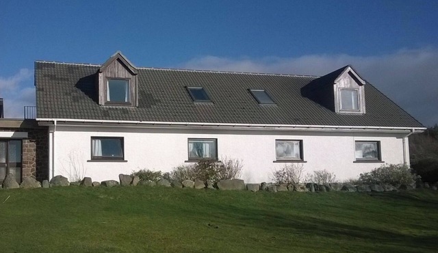 1-Bed Apartment with Sea View Sleeps 3