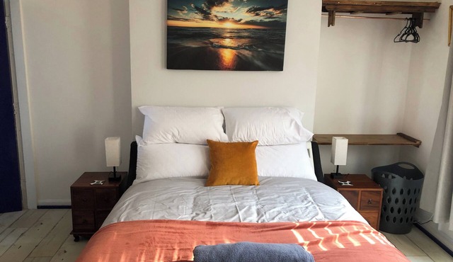 1-bed Apt, Sleeps 2, 20 Mins to Peak District