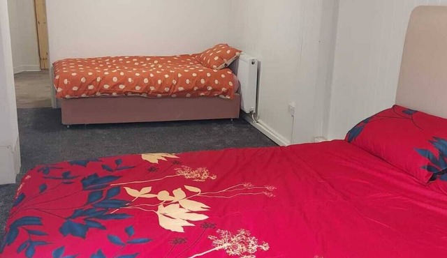 1-Bed Apt Sleeps 3 near Parkgate Rotherham