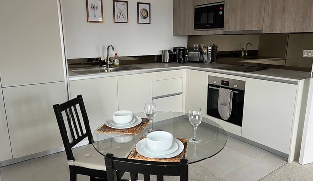 1 Bed Apt with parking, ideal location