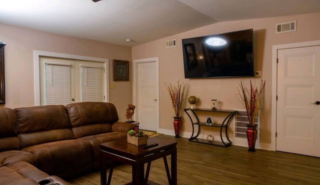 1 Bed/Bath House Rental at Astros in Sunset, LA. EXT 11 I-49