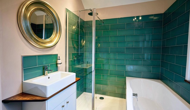 1 bed Boscobel Apartments free parking