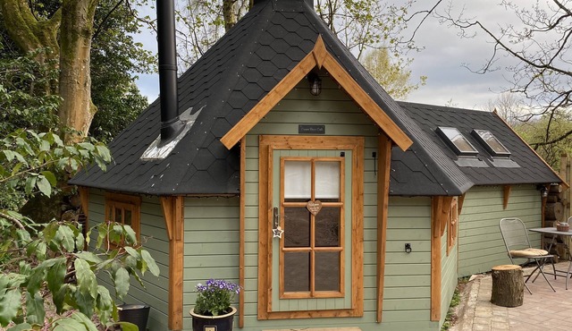 1-Bed Cabin, 2 Adults, Outdoor Bath & Wood Burner