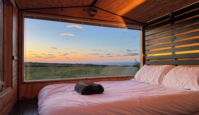 1 Bed Cabin - Sleeps 2 - Pets - Garden - Parking