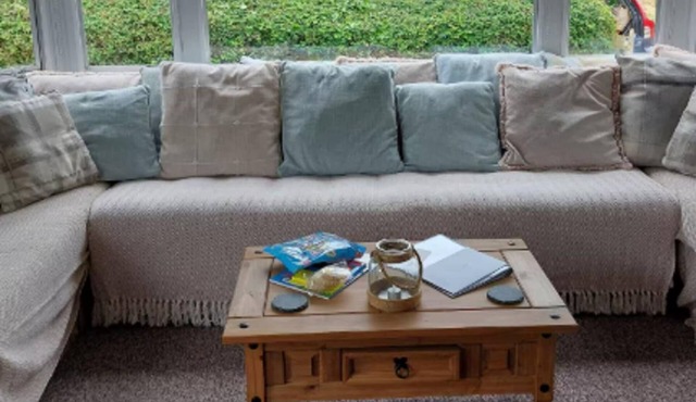 1 Bed Caravan Sleeps 2 -Dog Welcome -Free Parking