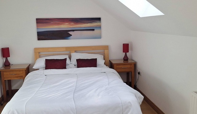 1 Bed Cottage - Sleeps 2 - Parking - Wifi