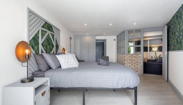 1-bed Flat in West London, Sleeps 2