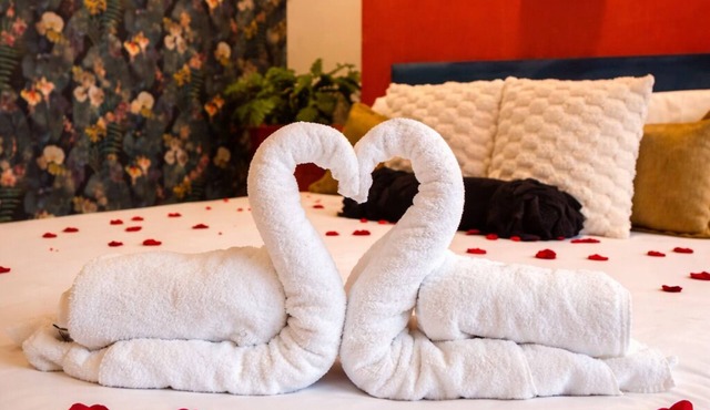 1 Bed Flat - Sleeps 5 - Pet friendly - Parking