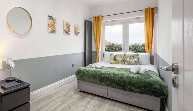 1 Bed Flat - Sleeps 3 - Parking - Wifi