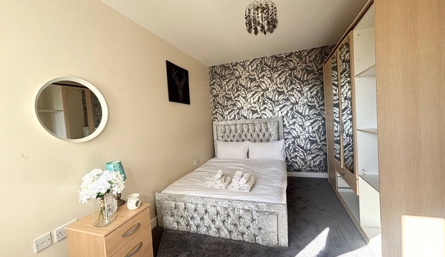 1 Bed Flat - Sleeps 4 - Pets - Parking - Wifi