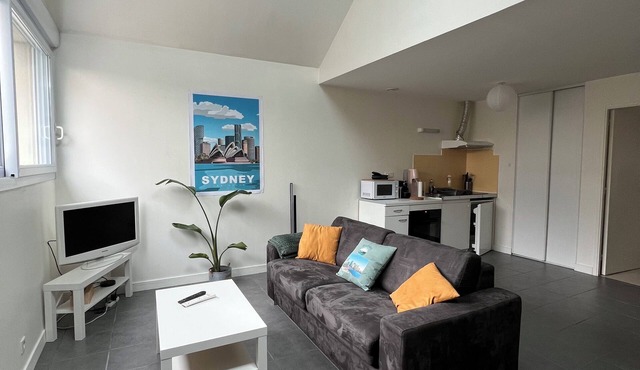 1 Bedroom Private vacation home in La Chapelle-des-Fougeretz