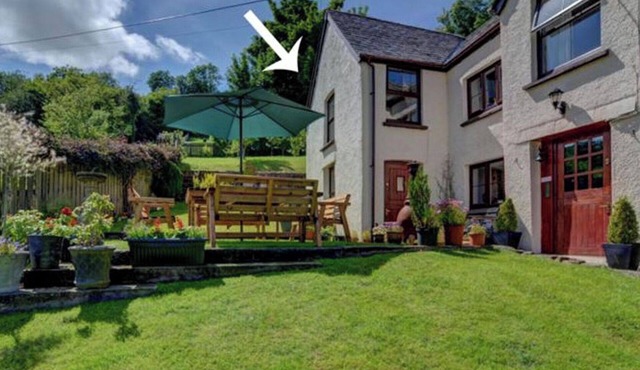 1 Bed House - Garden, Parking, Pets Allowed