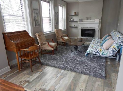 1 Bed, idyllic, stadiums, free parking, & Pets OK