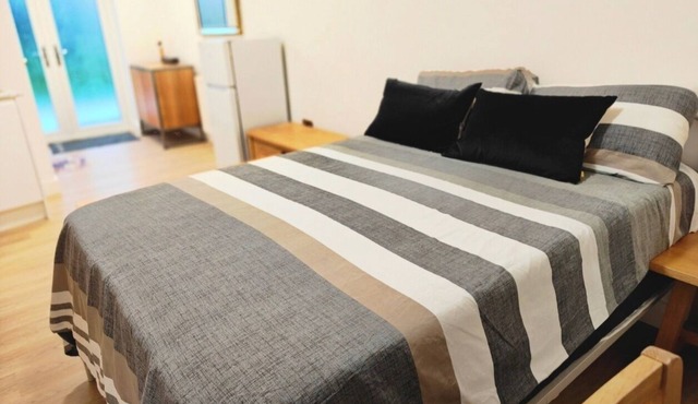 1 Bed luxuryHouse - Sleeps 2 - Garden, Wifi, Prkng