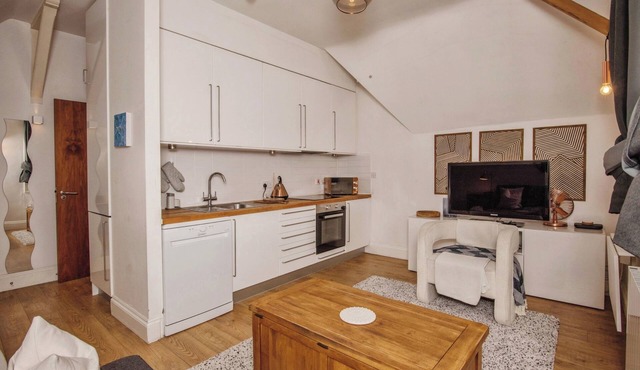 1 Bed Modern Apt - Worcester City Centre