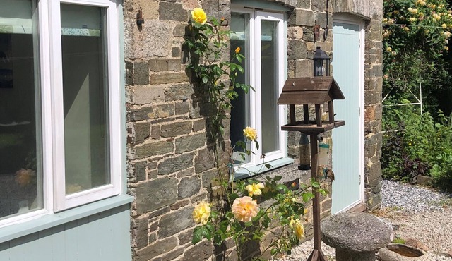 1 bed-Pet Friendly-Parking-Patio-close to coasts