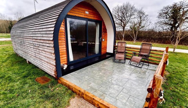 1-Bed pod cabin in beautiful surroundings Wrexham