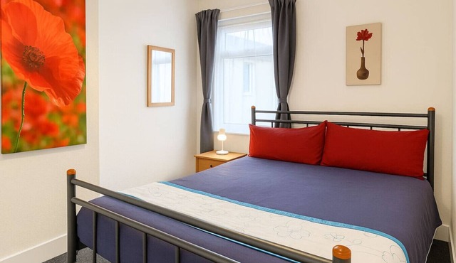 1 Bed Service Accommodation- contractor ready