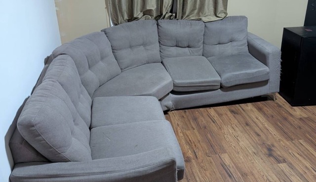 1 bed shared in a house, have 2 single bedroom