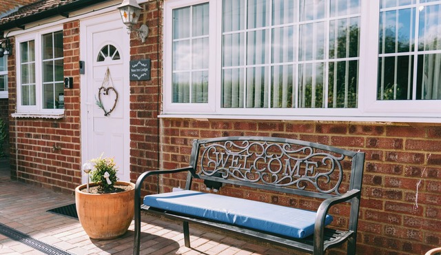 1 Bed, Sleeps 3, Free Parking, Pets Allowed