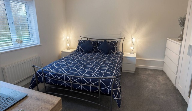 1 Bed-Sleeps 4-Garden-Free Parking