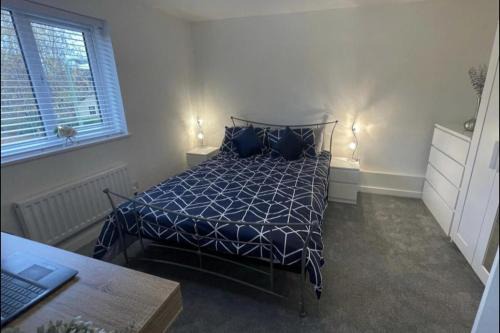 1 Bed-Sleeps 4-Garden-Free Parking