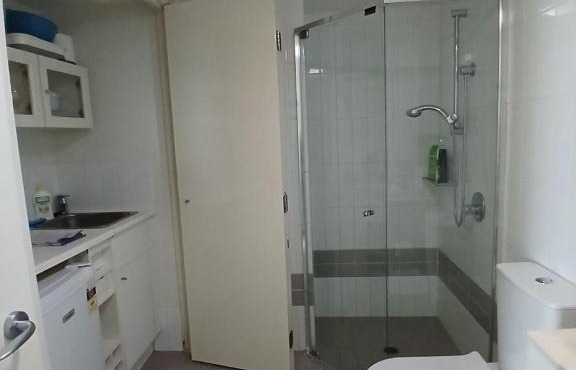 1 Bed Studio Apartment Near Eagle Street