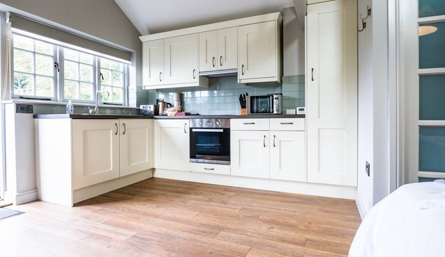 1 Bed Studio in Two Dales, Near Matlock & Bakewell