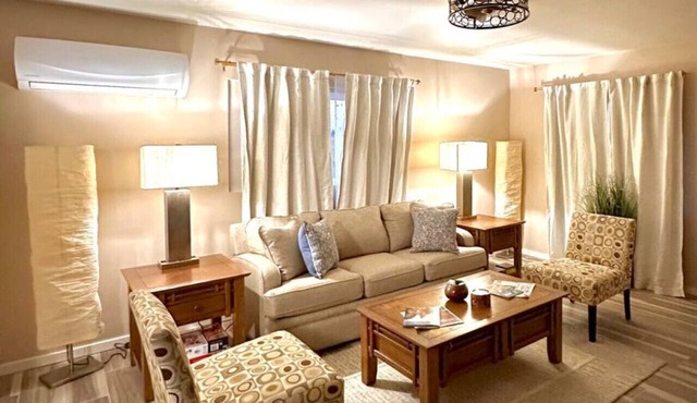 1 bed W/D in unit, soaker tub near Field of Dreams