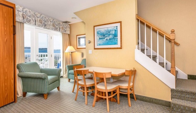 1 Bedroom 1.5 Bath Townhouse, Green Harbor Resort, Canoe Rentals, Sun Umbrellas