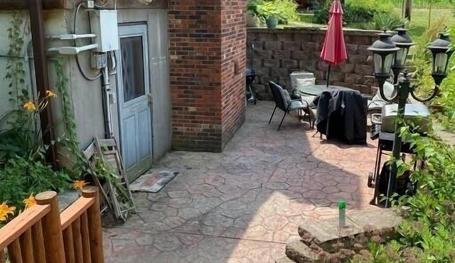 1 bedroom, 1 bath apartment w/full kitchen & laundry near St Louis & Scott AFB