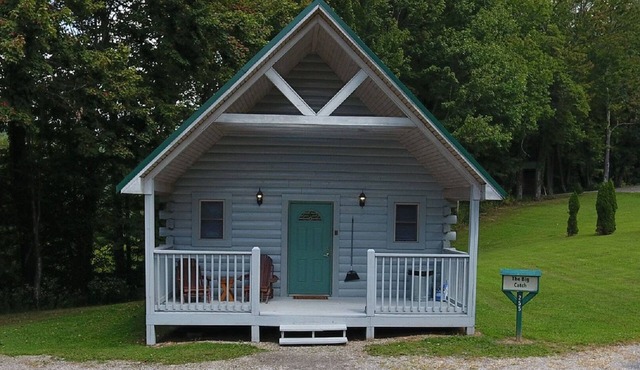 1 Bedroom 1 Bath Cabin (Beaver, WV)
