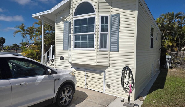 1-bedroom 1 bath chalet over 55 community close to Fort Myers Beach and Sanibel