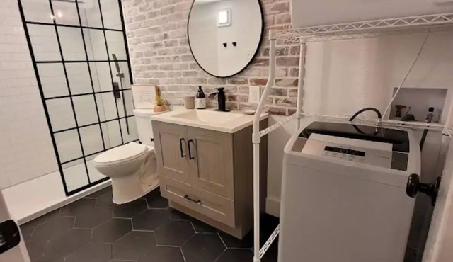 1 Bedroom/1 Bath Updated Fort Worth Retreatn