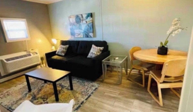 1 bedroom/1 bathroom perfect for 30+ day guests