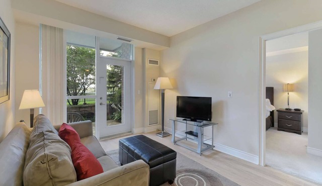 1 Bedroom/1 Bathroom Suite