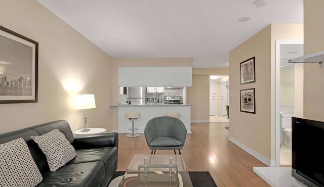 1 Bedroom/1 Bathroom Suite