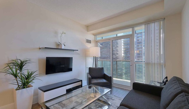 1 Bedroom/1 Bathroom Suite