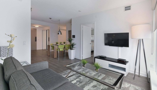 1 Bedroom/1 Bathroom Suite