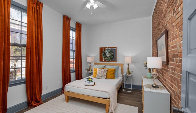 1 bedroom, 1 bathroom suite in Downtown Augusta. The sleeping arrangements for this unit are a full size bed and a pull-out couch in the living room.